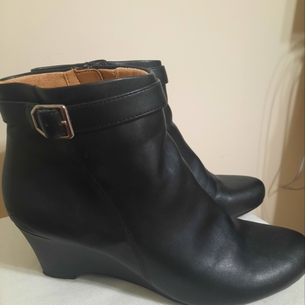 Naturalizer Boots - Picture 6 of 6